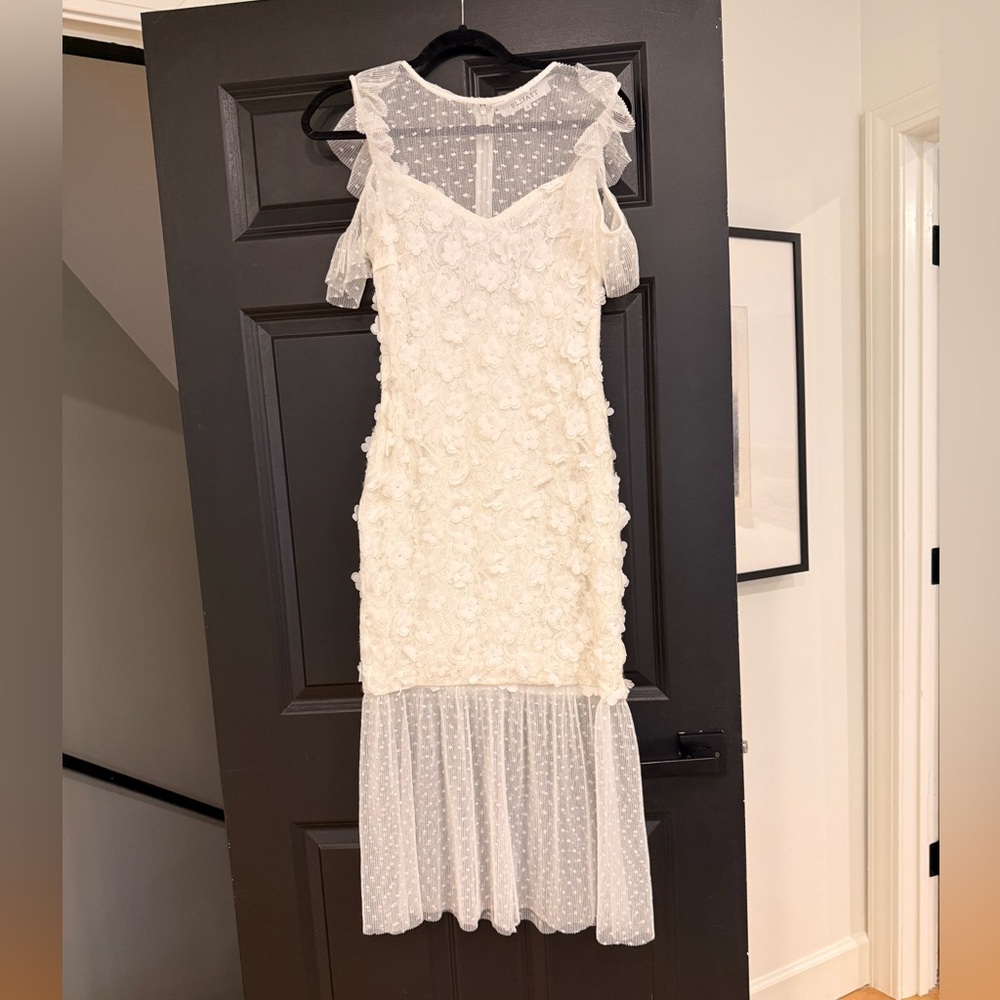 Elliatt Cream Floral Midi Dress
